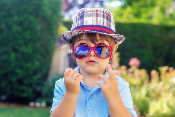 Proteggi gli occhi dei tuoi piccoli con gli occhiali da sole per bambini